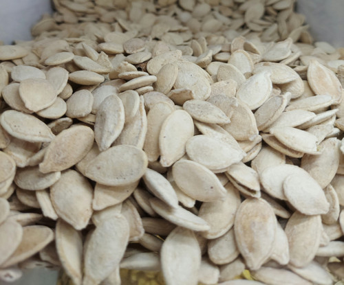 تخمه کدو گوشتی مرمری خوشمزه گرم (فروشگاه توت استور)